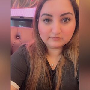 Meet your Posher, Khadija